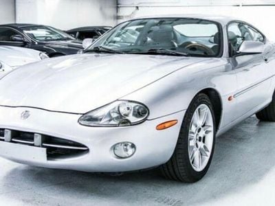 Usata Jaguar XK8 284 CV (208 kW) 2001 Argento Coupé