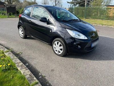Second-hand Ford Ka Titanium 70 CP (51 kW) 2015 Negru Hatchback