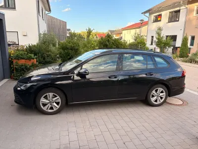 Gebraucht VW Golf VIII Life 150 PS (110 kW) 2023 Schwarz Kombi