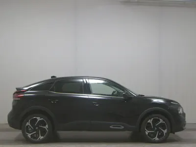 Używany Citroën C4 Shine 131 KM (96 kW) 2023 Czarny SUV