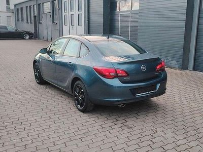 Gebraucht Opel Astra 140 PS (102 kW) 2013 Andere farben Limousine