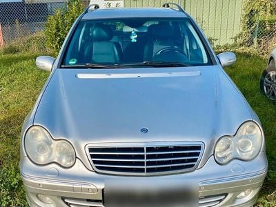 Silber Gebraucht 2005 Mercedes C220 Kombi | 2.650 €