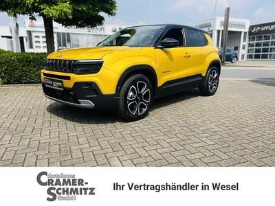 Gelb (sun yellow / dach volcano black) Gebraucht 2024 Jeep Avenger EV Summit SUV | 29.990 € (Guter Preis)