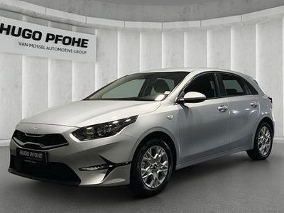Neu Kia Ceed Vision 100 PS (73 kW) 2025 Silber Kleinwagen
