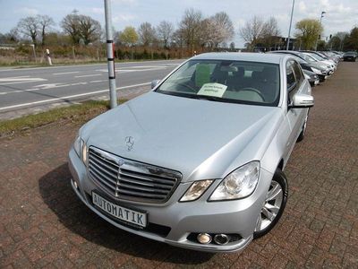 Gebraucht Mercedes E200 Elegance 184 PS (135 kW) 2011 Silber Limousine