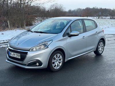 Silber Gebraucht 2015 Peugeot 208 Kleinwagen | 5.750 € (Fairer Preis)