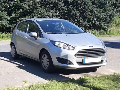 Silber Gebraucht 2014 Ford Fiesta Limousine | 7.000 € (Teuer)