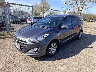 Gebraucht Hyundai i30 Trend 110 PS (80 kW) 2015 Grau Kombi