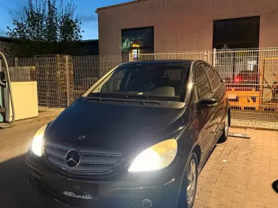Używany Mercedes B200 193 KM (141 kW) 2006 Czarny Minivan