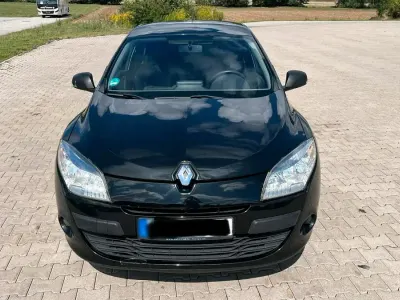 Gebraucht Renault Mégane III Authentique 101 PS (74 kW) 2011 Schwarz Limousine