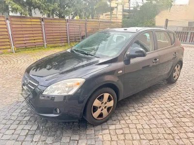Gebraucht Kia Ceed 103 PS (75 kW) 2008 Schwarz Kleinwagen