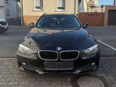 Gebraucht BMW 318 143 PS (105 kW) 2014 Schwarz Kombi