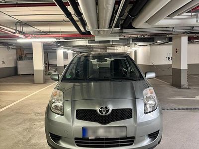 Gebraucht Toyota Yaris 69 PS (50 kW) 2007 Silber Kleinwagen