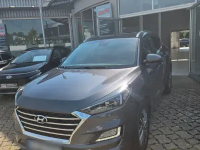 Gebraucht Hyundai Tucson Select 177 PS (130 kW) 2019 Grau SUV