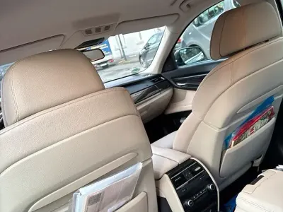 Gebraucht BMW 740 309 PS (227 kW) 2012 Grau Limousine