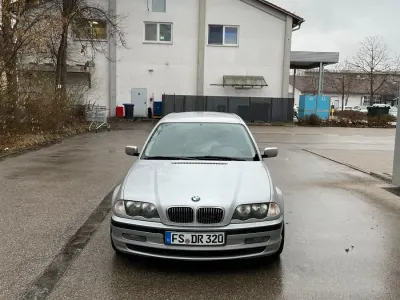 Gebraucht BMW 320 150 PS (110 kW) 2000 Silber Kombi