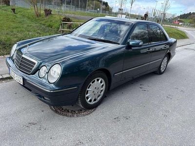 Mercedes E320