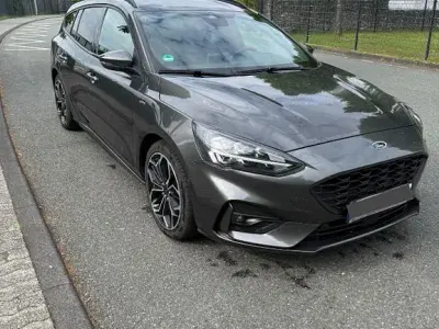 Używany Ford Focus ST-Line 182 KM (133 kW) 2020 Szary Sedan/Limuzyna