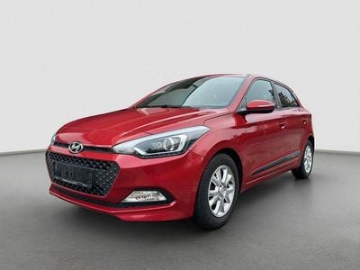 Gebraucht Hyundai i20 Passion 84 PS (61 kW) 2017 Red passion / mic Limousine