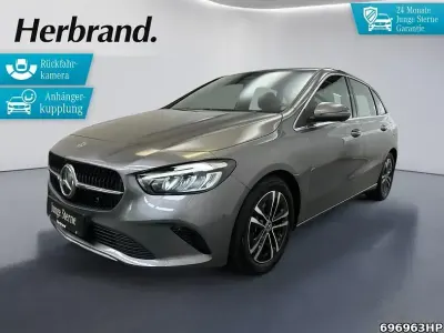 Gebraucht Mercedes B180 Progressive 136 PS (100 kW) 2025 Metalliclack mountaingrau Van / Kleinbus