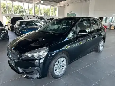 Gebraucht BMW 218 Active Tourer Advantage 150 PS (110 kW) 2020 Schwarz Van / Kleinbus
