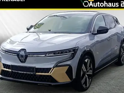 Używany Renault Megane E-Tech Iconic 161 kW (220 KM) 2023 Szary Sedan/Limuzyna