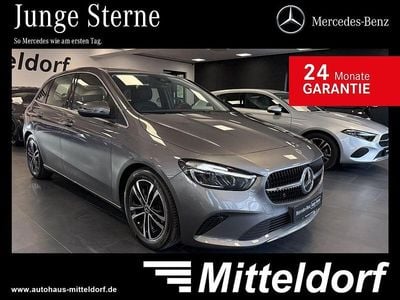 Grau Gebraucht 2024 Mercedes B200 Advanced Plus Van / Kleinbus | 31.880 € (Fairer Preis)