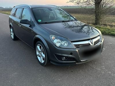 Gebraucht Opel Astra 116 PS (85 kW) 2010 Grau Kombi