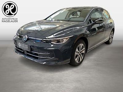 Neu VW Golf VIII 150 PS (110 kW) 2026 Grau Limousine
