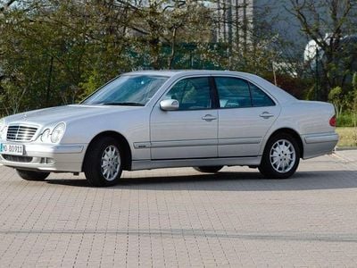 Mercedes E320
