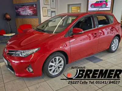Gebraucht Toyota Auris Edition 132 PS (97 kW) 2013 Navachorot Limousine