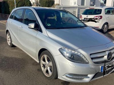 Mercedes B200