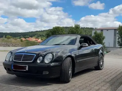 Gebraucht Mercedes CLK200 163 PS (119 kW) 2002 Schwarz Cabrio