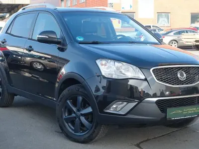 Gebraucht SsangYong Korando 175 PS (128 kW) 2012 Schwarz SUV