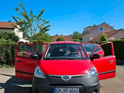 Gebraucht Hyundai i10 67 PS (49 kW) 2011 Rot Kleinwagen