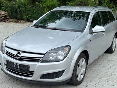 gebraucht Opel Astra Caravan Edition "111 Jahre"