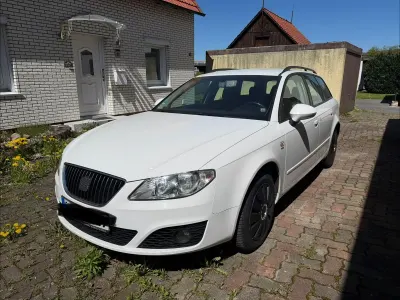 Begagnad Seat Exeo Style 120 HK (88 kW) 2011 Vit Kombi