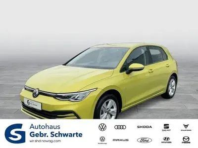 Gebraucht VW Golf VIII Life 116 PS (85 kW) 2021 Gelb Limousine
