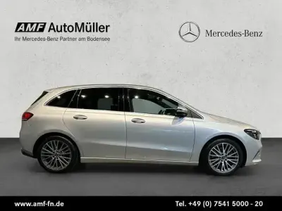 Używany Mercedes B250 Progressive 224 KM (164 kW) 2019 Srebrny Minivan