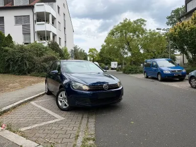 Gebraucht VW Golf VI Comfortline 122 PS (89 kW) 2009 Blau Limousine