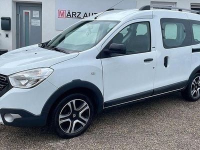 Gebraucht Dacia Dokker Celebration 102 PS (75 kW) 2019 Weiß Van / Kleinbus