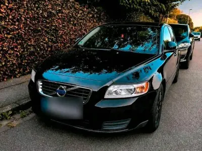 Gebraucht Volvo V50 109 PS (80 kW) 2010 Schwarz Kombi