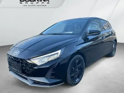 Gebraucht Hyundai i20 Blackline 90 PS (66 kW) 2026 Schwarz Kleinwagen