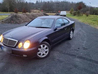 Gebraucht Mercedes CLK230 Avantgarde 193 PS (141 kW) 2000 Blau Coupé