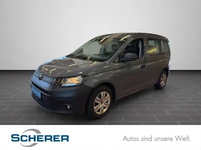 Usado VW Caddy Basis 75 HP (55 kW) 2022 Cinzento Monovolume