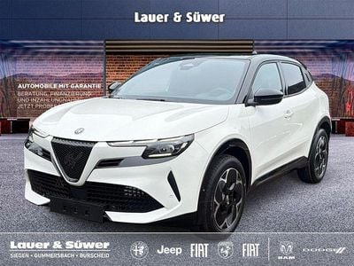 Weiß Neu 2025 Alfa Romeo Junior Ti SUV | 33.900 € (Fairer Preis)