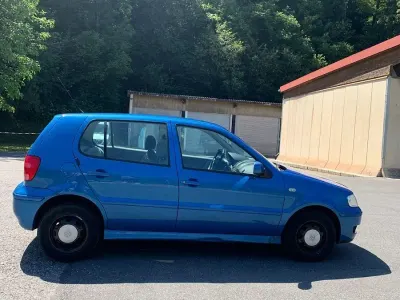 Gebraucht VW Polo 60 PS (44 kW) 2001 Blau Kleinwagen