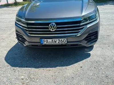 Gebraucht VW Touareg 231 PS (169 kW) 2019 Grau SUV