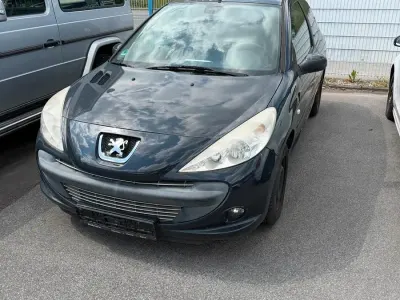 Gebraucht Peugeot 206+ 60 PS (44 kW) 2009 Schwarz Kleinwagen