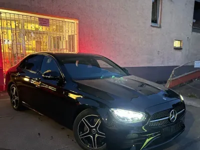 Gebraucht Mercedes E220 194 PS (142 kW) 2021 Schwarz Limousine